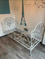 Smeedijzeren bed frans bed, Ophalen