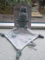 Knuffeldoek Nijntje Miffy wit met grijs en bloemetjes, Kinderen en Baby's, Speelgoed | Knuffels en Pluche, Ophalen of Verzenden