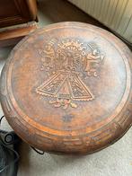 Vintage leren poef met uniek design, Huis en Inrichting, Banken | Voetenbanken en Poefen, Minder dan 50 cm, Gebruikt, Rond, Leer