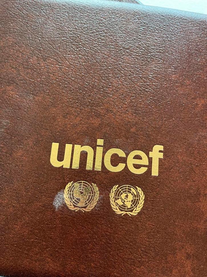 Unicef Postzegel Collectie - 4 Albums, Postzegels en Munten, Postzegels | Nederland, Postfris, Ophalen