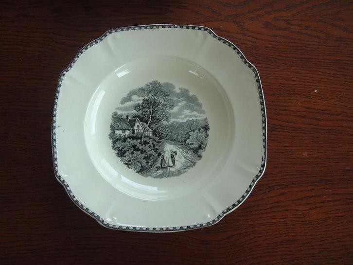bord Landschap zwart Societe Ceramique nr.1, Antiek en Kunst, Antiek | Servies los, Ophalen of Verzenden