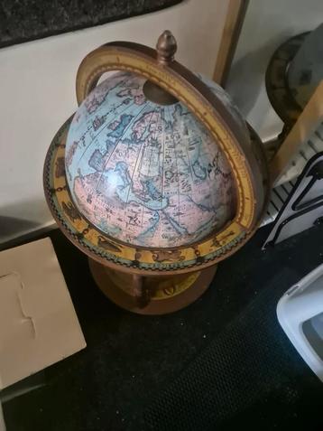 Vintage Globe Bar beschikbaar voor biedingen