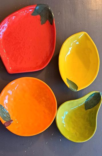 Fruitvormige Kunststof Schalen Set beschikbaar voor biedingen