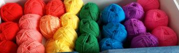 GRATIS bollen wol KATOEN en ACRYL gezocht vrolijke kleuren beschikbaar voor biedingen
