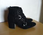Zwarte suede bottines enkellaarsjes van Tamaris Mt 41, Ophalen of Verzenden, Zo goed als nieuw, Zwart