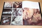Kleurrijke wereld van grotten. Colourful world of caves., Ophalen of Verzenden, Gelezen, Vogels