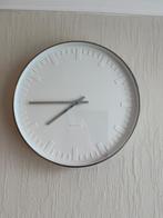 Karlsson witte klok, diameter 37,2cm, Huis en Inrichting, Ophalen of Verzenden, Zo goed als nieuw, Analoog, Wandklok