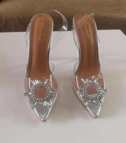 Super mooie Manolo look a likes maat 38 zilver., Kleding | Dames, Schoenen, Nieuw, Pumps, Overige kleuren, Ophalen of Verzenden