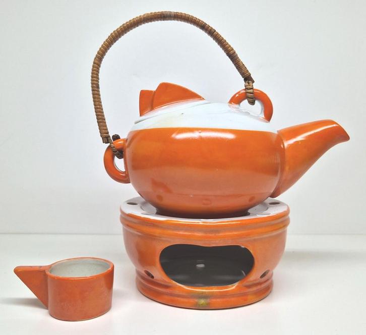 Retro / Bauhaus-stijl klein oranje theepotje met komfoor., Antiek en Kunst, Antiek | Servies compleet, Ophalen of Verzenden