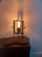 Unieke industriële lamp op organische voet, Ophalen of Verzenden, Nieuw, Hout, Industrieel