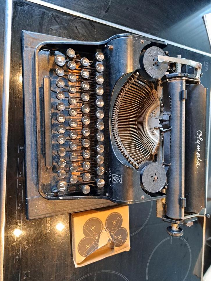 Typemachine Olympia Simplex. Werkend met nieuw lint, Diversen, Typemachines, Gebruikt, Ophalen of Verzenden
