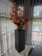 Donker eiken zuil met Pot en kunstbloemen, Huis en Inrichting, Woonaccessoires | Kunstplanten en Kunstbloemen, Ophalen, Zo goed als nieuw