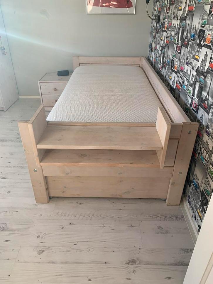 Lifetime Kajuitbed met bijbehorend nachtkastje, Huis en Inrichting, Slaapkamer | Bedden, Gebruikt, Eenpersoons, 90 cm, 200 cm