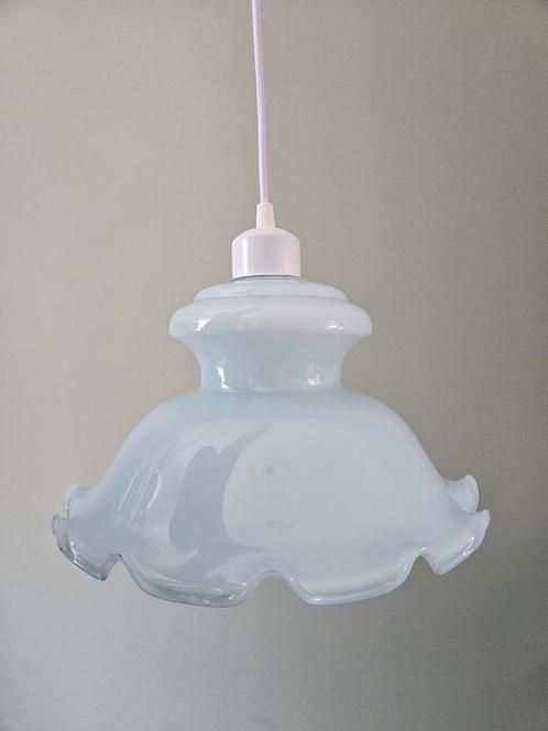Babyblauw / blauw hanglamp glas, vintage kap, Huis en Inrichting, Lampen | Hanglampen, Gebruikt, Minder dan 50 cm, Glas, Ophalen of Verzenden