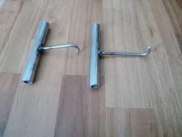 metalen veter aantrekkers  beschikbaar voor biedingen