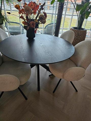 Zwarte ronde eettafel 130cm - Zo goed als nieuw! beschikbaar voor biedingen