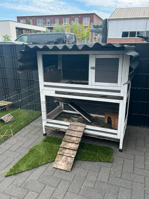 Prima konijnenhok | Twee verdiepingen | Bitumen dakplaten, Dieren en Toebehoren, Knaagdieren en Konijnen | Hokken en Kooien, Gebruikt