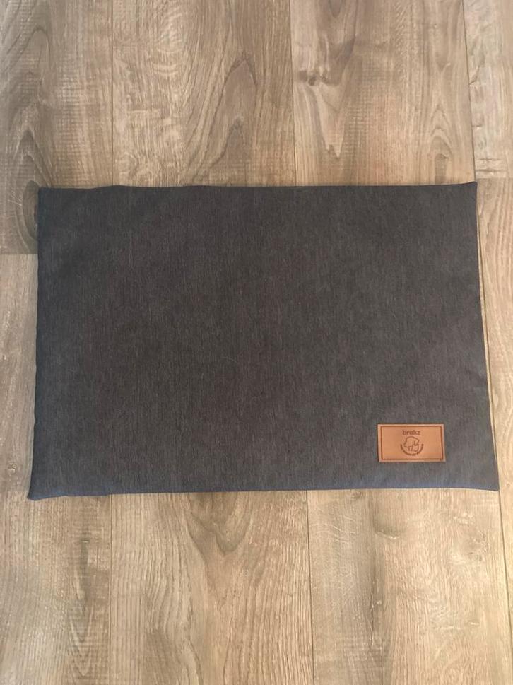 Benchkussen, Dieren en Toebehoren, Hondenmanden, Zo goed als nieuw, Ophalen