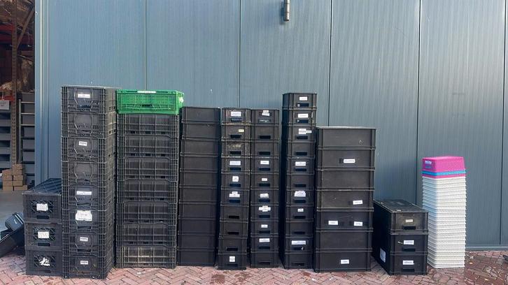 Kunstof bakken en kratten, Huis en Inrichting, Kasten | Stellingkasten, Zo goed als nieuw, Ophalen of Verzenden