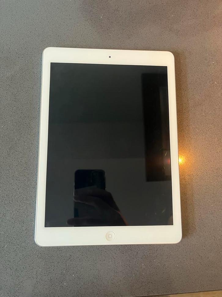 iPad Air 1e gen. 16GB Wifi - Uit 2013, Computers en Software, Apple iPads, Gebruikt, Apple iPad Air, Wi-Fi, 9 inch, 16 GB, Zilver