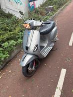 Vespa s50 moet zo snel mogelijk weg, Fietsen en Brommers, Scooters | Vespa, Vespa S, Ophalen of Verzenden, Zo goed als nieuw, Benzine