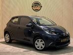 Toyota Aygo 1.0 VVT-i x-now AIRCO, 5-DEURS, BLUETOOTH, Auto's, Toyota, Te koop, Geïmporteerd, Benzine, 4 stoelen