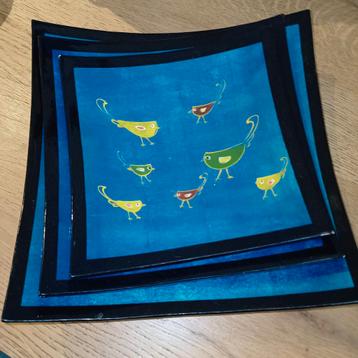 3 handgeschilderde vierkante borden laqcueware  beschikbaar voor biedingen