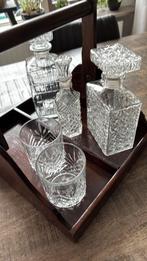 Flessendrager vintage met karaffen en 2 glazen, Huis en Inrichting, Woonaccessoires | Krantenbakken en Lectuurbakken, Ophalen of Verzenden