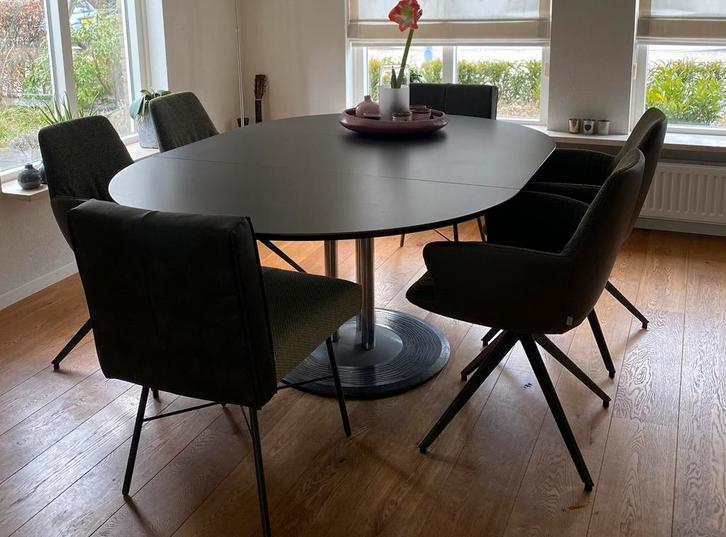 Leolux eettafel Trias, donkergrijs , ovaal / rond, Huis en Inrichting, Tafels | Eettafels, Gebruikt, 100 tot 150 cm, 150 tot 200 cm