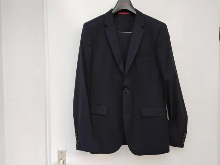 Zgan Hugo Boss kostuum,  slim fit, maat 50, Kleding | Heren, Kostuums en Colberts, Zo goed als nieuw, Blauw, Ophalen