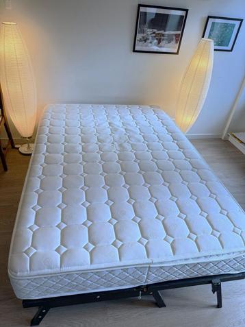 Bedframe + Dikke Veer Matras 140x200cm  beschikbaar voor biedingen