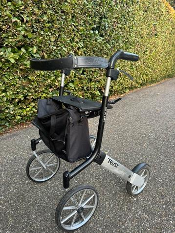 Rollator TRUST lets go out licht gewicht beschikbaar voor biedingen