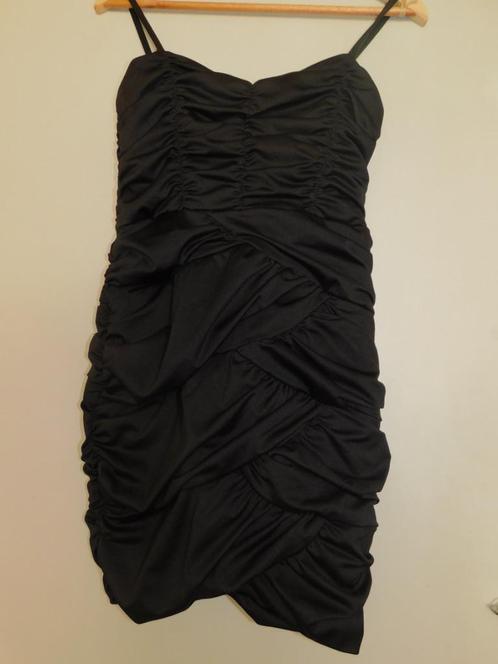 H&M gedrapeerde jurk, zwart M, Kleding | Dames, Gelegenheidskleding, Gedragen, Overige typen, Maat 38/40 (M), Zwart, Ophalen of Verzenden