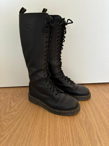 Dr Martens Dames Laars  maat 38 hele gave hoge laarzen  beschikbaar voor biedingen