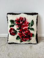 Vintage rozen kussen, 35x37cm. Smyrna bloem 60s 70s boho, Verzenden, Gebruikt, Bruin, Vierkant