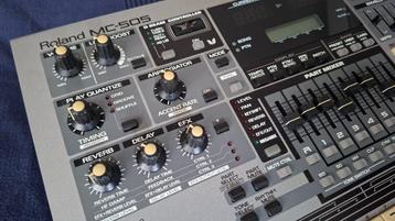 Roland MC-505 netjes met nieuwe pots! beschikbaar voor biedingen