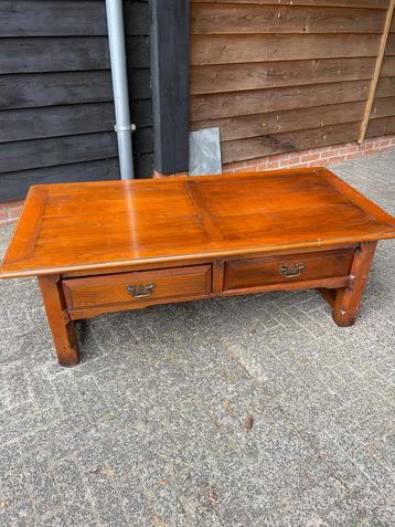 Salontafel met lades beschikbaar voor biedingen