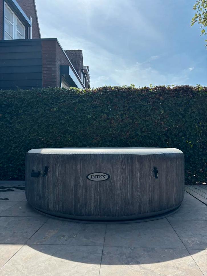 Intex Pure Spa greywood 6-personen, Tuin en Terras, Bubbelbaden en Hottubs, Gebruikt, Opblaasbaar, Afdekzeil, Grondzeil, Filter
