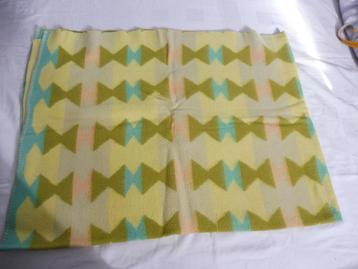 Unieke retro vintage deken 180 x 140 cm beschikbaar voor biedingen
