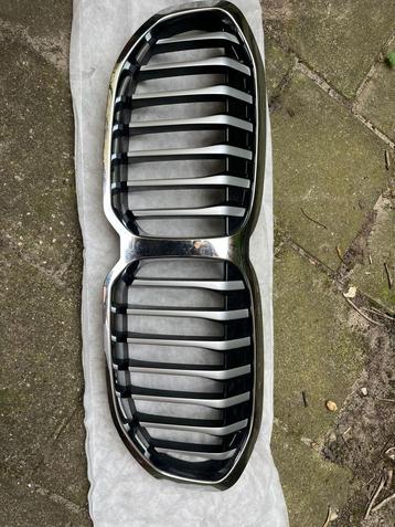 BMW 1 serie grill beschikbaar voor biedingen