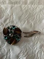 2 VINTAGE BROCHES SAMEN €4,00, Ophalen of Verzenden, Gebruikt, Zilver, Met strass