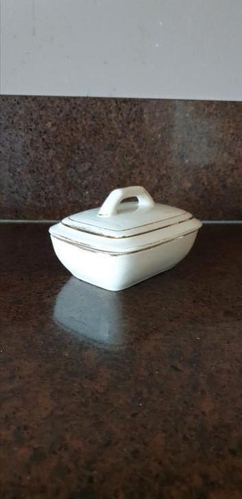 Brocante zeepdoosje  beschikbaar voor biedingen