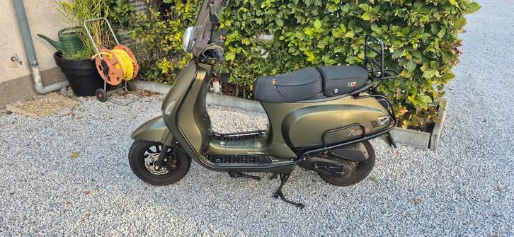 Gts toscana, Fietsen en Brommers, Scooters | Overige merken, Zo goed als nieuw, Maximaal 45 km/u, Benzine, Ophalen of Verzenden