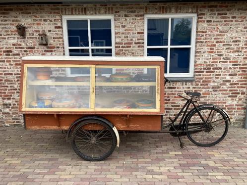 Aangeboden : Antieke - Oldtimer Gazelle Bakfiets met Opbouw., Fietsen en Brommers, Fietsen | Bakfietsen, Gebruikt, Gazelle, Goederen