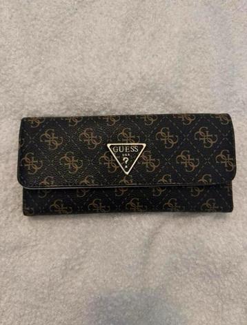 Guess Portemonnee beschikbaar voor biedingen