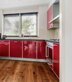 Rode hoogglans hoekkeuken beschikbaar na 10 mei 2024, Huis en Inrichting, Keuken | Complete keukens, Hoekkeuken, Kunststof, Gebruikt