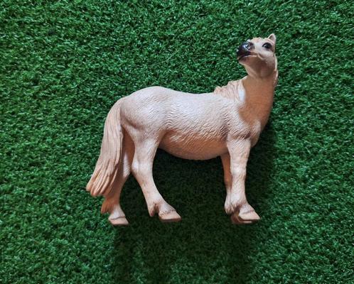 Schleich Camarque merrie 13609, Verzamelen, Dierenverzamelingen, Zo goed als nieuw, Beeldje of Figuurtje, Paard, Ophalen