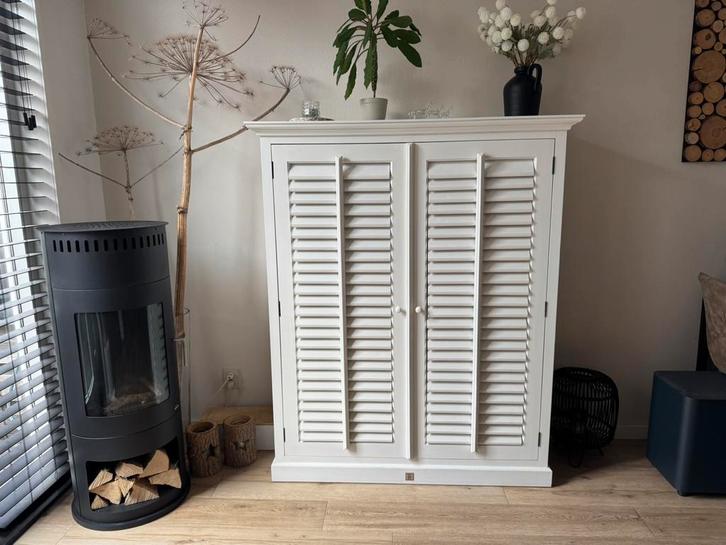 Mooi wit tv meubel Riviera Maison, New Orleans, Huis en Inrichting, Kasten | Televisiemeubels, Zo goed als nieuw, 150 tot 200 cm