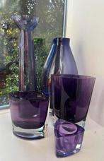 Prachtige serie (5 stuks) paars/ aubergine glas/ vazen, Antiek en Kunst, Antiek | Glas en Kristal, Ophalen