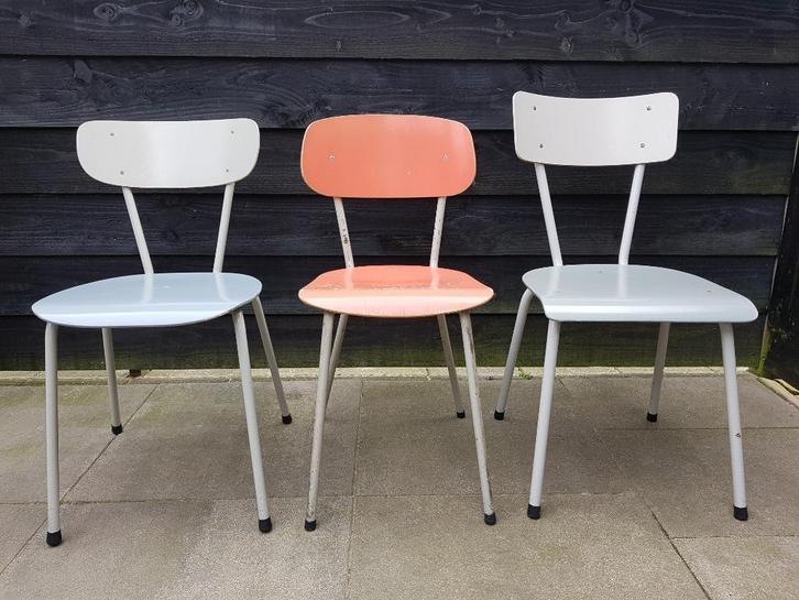 Houten Industriële Keukenstoel - Vintage jaren 60-70, Huis en Inrichting, Stoelen, Gebruikt, Drie, Hout, Metaal, Grijs, Ophalen